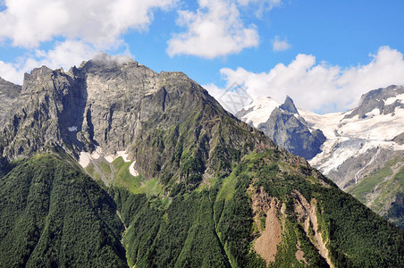 卡夫卡兹山背景图片