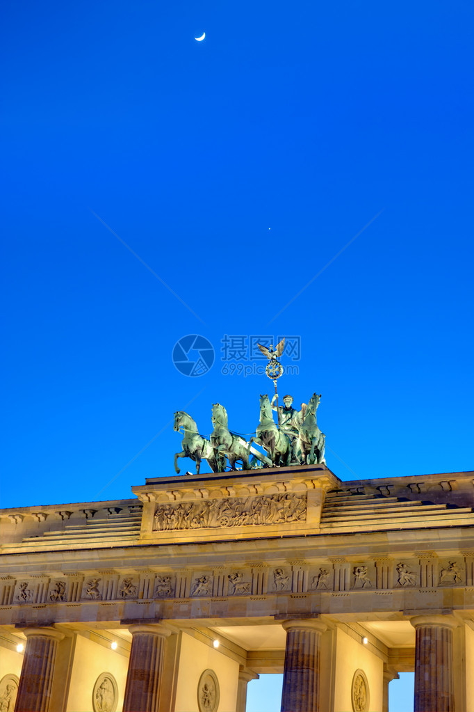 白兰登堡托尔在柏林的黎明图片