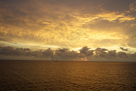巴哈马海上的Sunrice图片