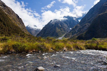 新西兰南阿尔卑斯山Fjordland公园高清图片