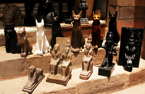 埃及卢克索市场的商品图片