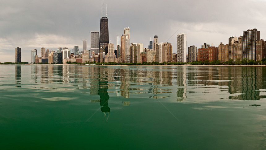 晨光中的芝加哥湖畔图片
