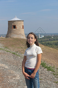 俄罗斯叶拉布加古城女孩画像图片