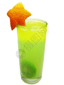 含冰和橙子的酒精猕猴桃汁饮料图片
