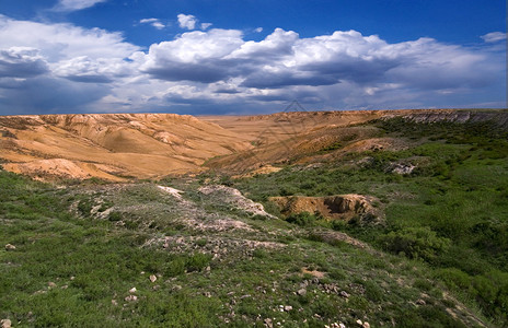 乌斯久尔特山上的峡谷哈萨克斯坦高图片