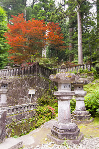 日本寺庙里的石图片