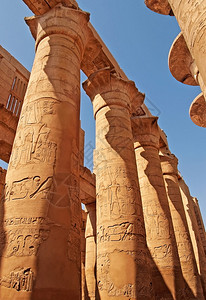 Karnak古代神话寺庙大假教堂的巨柱图片