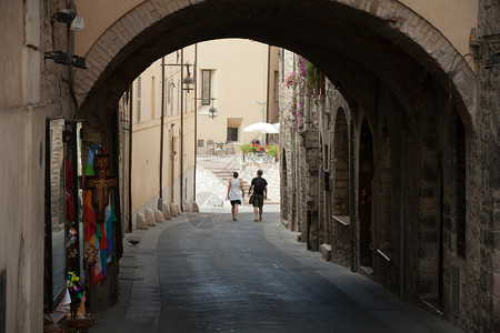 意大利山城阿西的中世纪街道图片