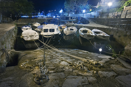 奥帕蒂亚湾的渔船图片