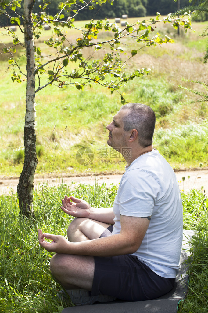 男人Yoga图片