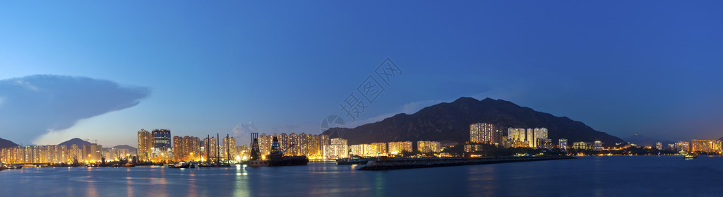 香港沿岸市区夜景图片