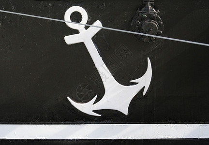 船边的白色锚符号背景图片