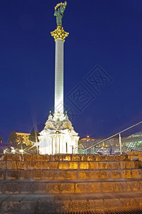 晚间独立广场乌克兰基辅中心基辅市图片