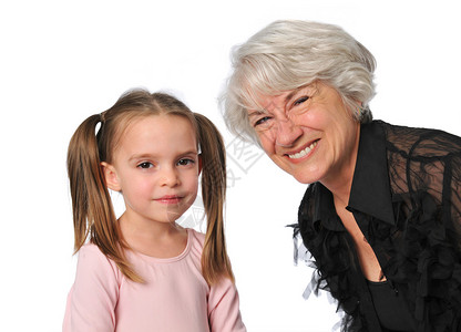 祖母和孙女被白色隔离图片
