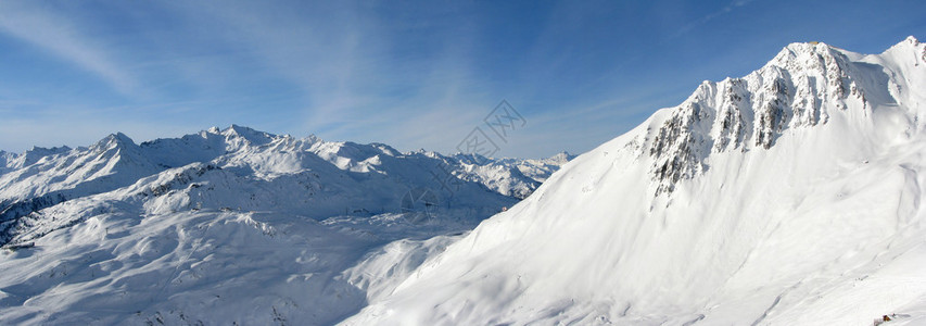 雪地高山景观奥图片