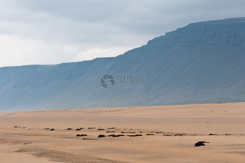 沙滩和山丘图片