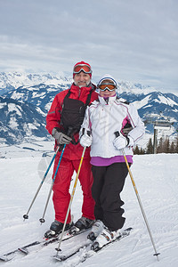 阿尔卑斯山滑雪山脉背景图片