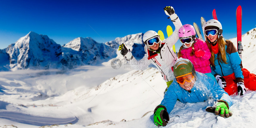 滑雪雪和冬天的乐趣图片