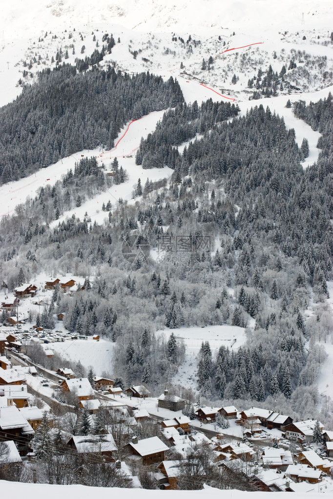 雪暴后梅里贝尔滑雪度图片
