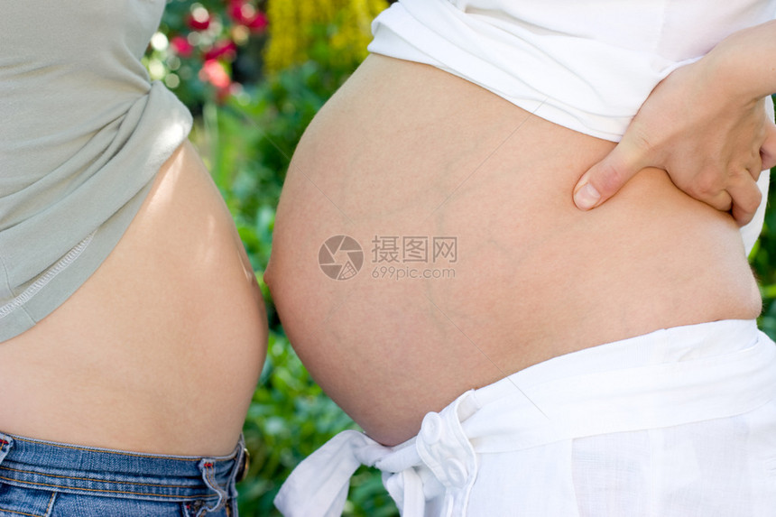 年轻孕妇匹配胃图片