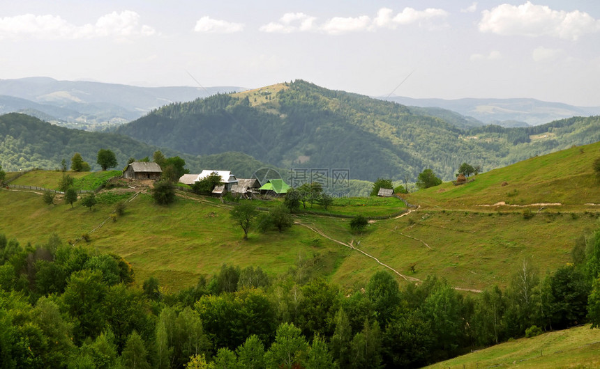 喀尔巴阡山脉的房子图片
