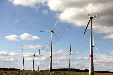 替代能源发电风车组图片