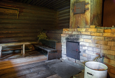 俄罗斯木浴中的砖炉图片