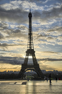 LaTourEiffel巴黎冬季日出在Eiffel铁塔图片