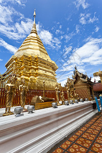 WatPhrathatDoiSuthep寺庙在清迈图片