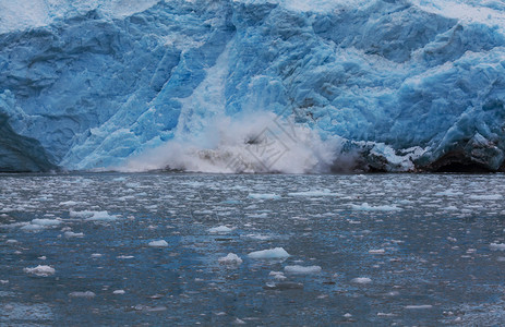 阿拉斯加的冰山图片