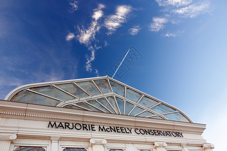McNeely音乐学院是一座6万平方英尺圆顶式温室图片