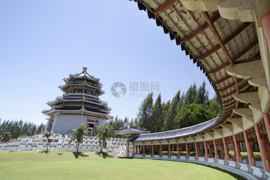 在泰国外门的寺庙上图片