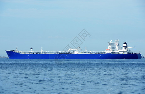 大型商业船蓝色空商业集装箱船运输图片