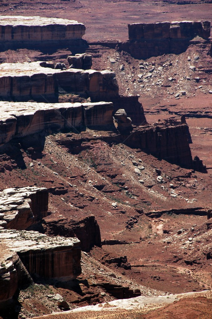 犹他州峡谷地美国犹他州峡谷地公园峡谷地保留了被科罗拉多河及其支流侵蚀成无数峡谷台地和小山的多彩景观图片