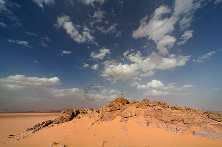 撒哈拉沙漠中图片