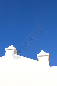 白墙与湛蓝的天空图片