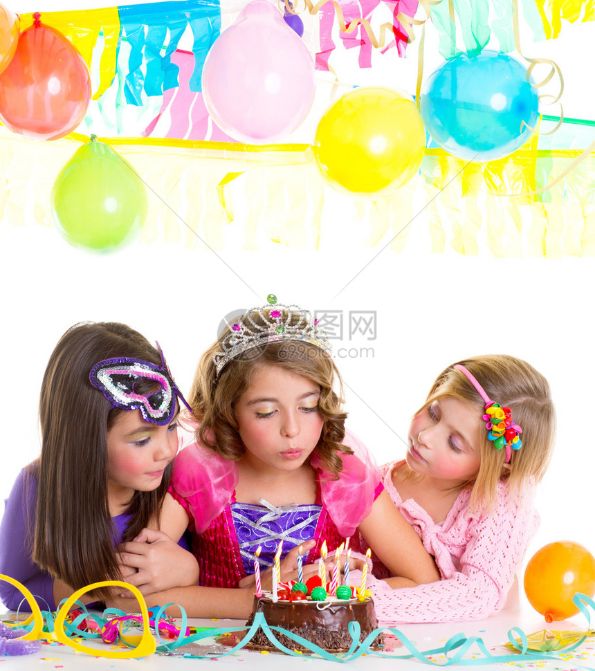 儿童快乐女孩吹生日派对巧克力蛋糕蜡图片