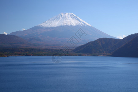 秋天富士山和莫托苏湖图片