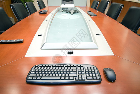 现代办公室内部会议室图片