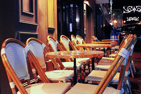 夜咖啡厅法国诺曼底Bay图片