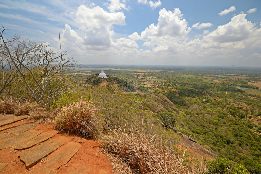 Anuradhadhapura主地附近的斯里兰卡Mihintatale圣地全景图片