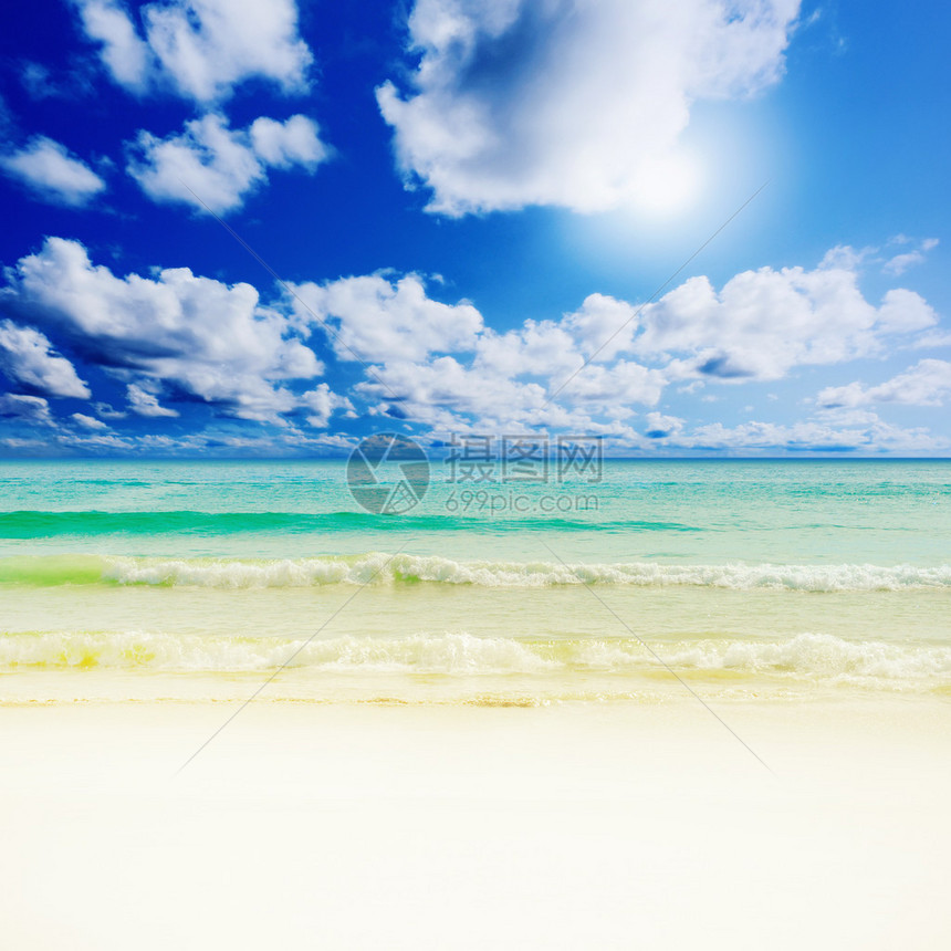 海中岛国天堂上美丽的阳光明媚的热图片