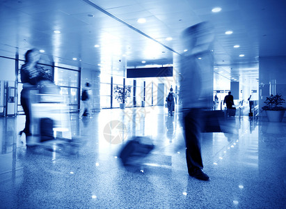 上海浦东机场的旅客图片