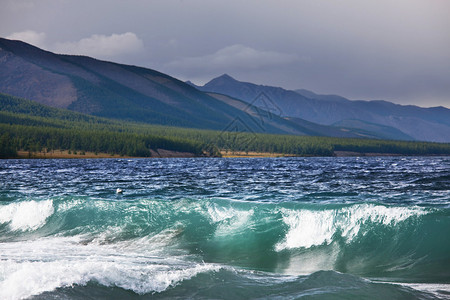 蒙古胡苏古尔湖图片