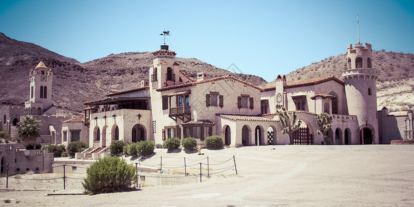 Scotty的城堡是西班牙殖民复兴式的别墅位于加州图片