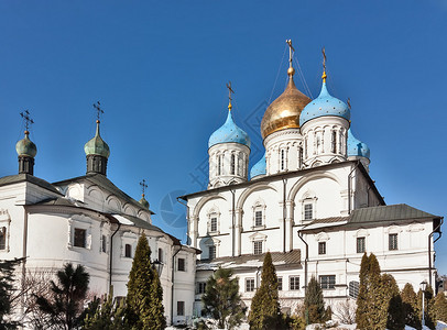 救世主变容大教堂建于1645年新斯帕基修道院是从东南部环绕莫斯科的坚图片