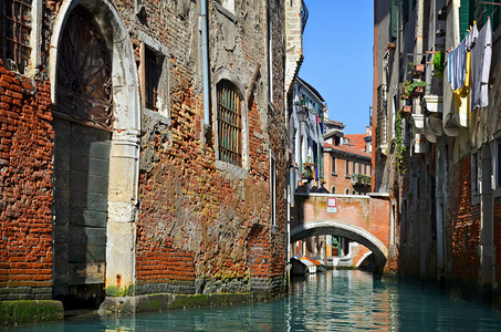 美丽的水上街道意大利图片