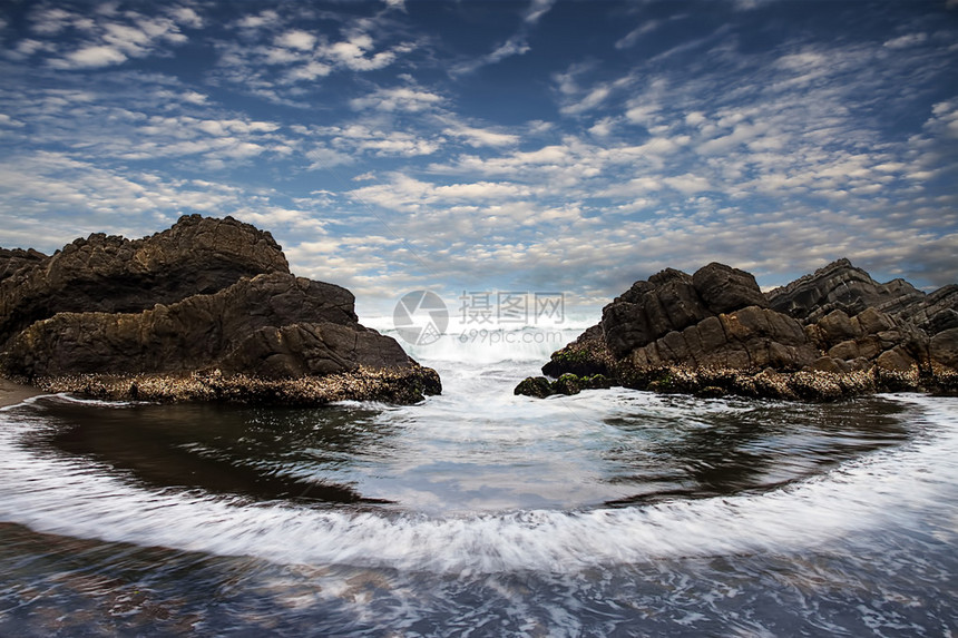 日落时的海和岩石用于adv或其他用图片