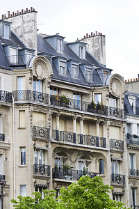 关闭法国巴黎街头典型建筑的封闭区法图片