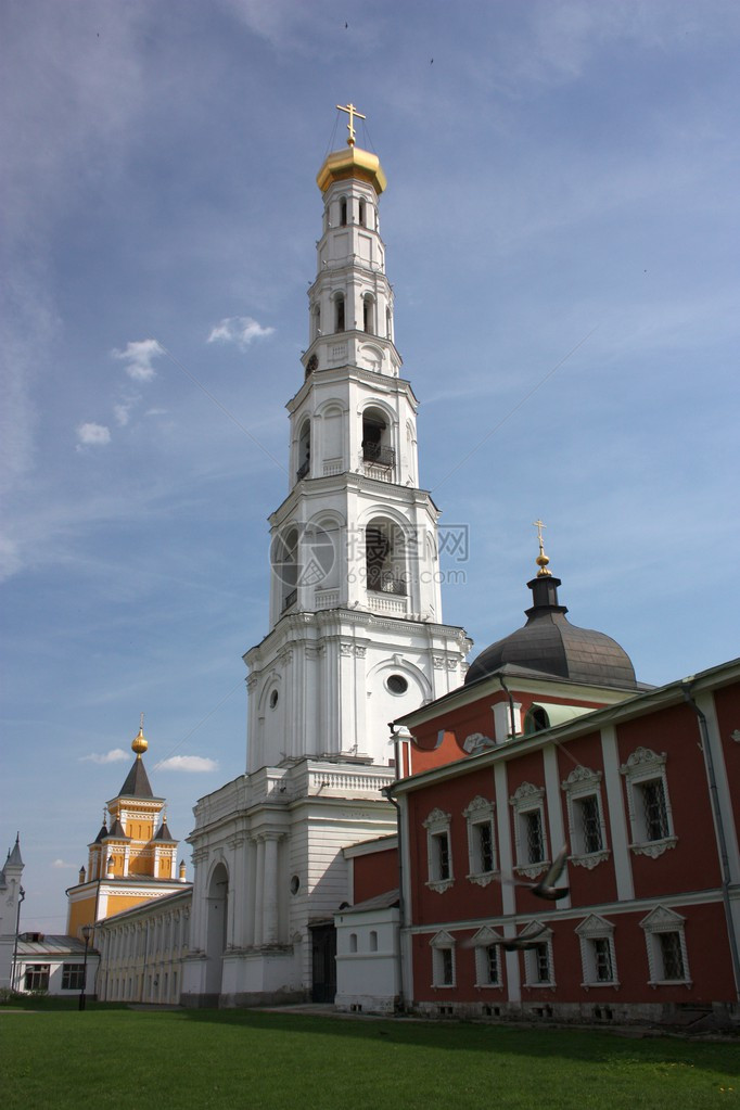 钟楼宗法室和教堂圣尼古拉斯Ugreshsky修道院俄罗斯图片